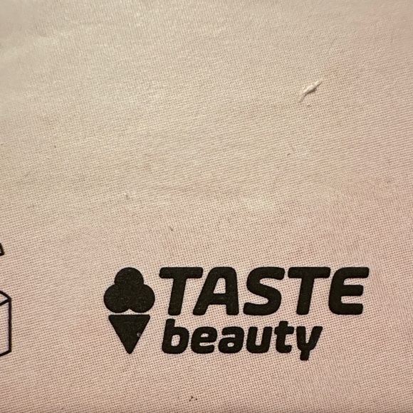 Disney Princess Sleeping Beauty Eyeshadow Palette - Pink Shades - Picture 2 of 8